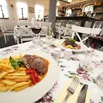 Restaurace A * Hlasna Treban