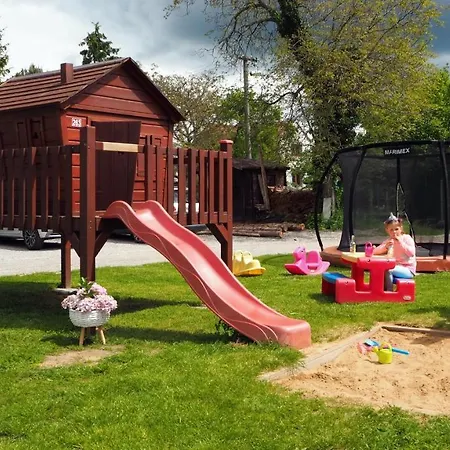 Restaurace A Pensión Hlásná Třebaň